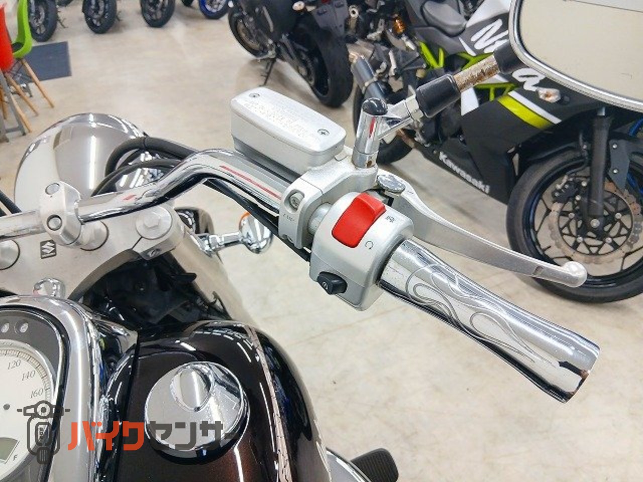 スズキ イントルーダー400クラシック 2in1マフラー／アルミグリップ