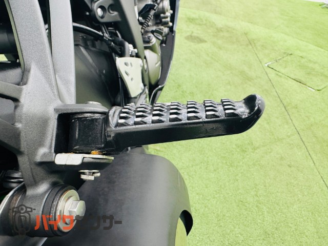 Ninja ZX-6R STARエンジンガード ヒールガード ヘルメットロック