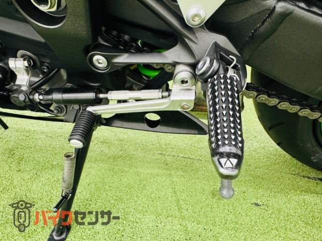 Ninja ZX-6R STARエンジンガード ヒールガード ヘルメットロック