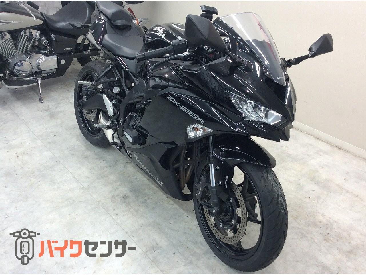 カワサキ ニンジャZX-25R 2022年モデル・ZX250E型・USB・スマホ