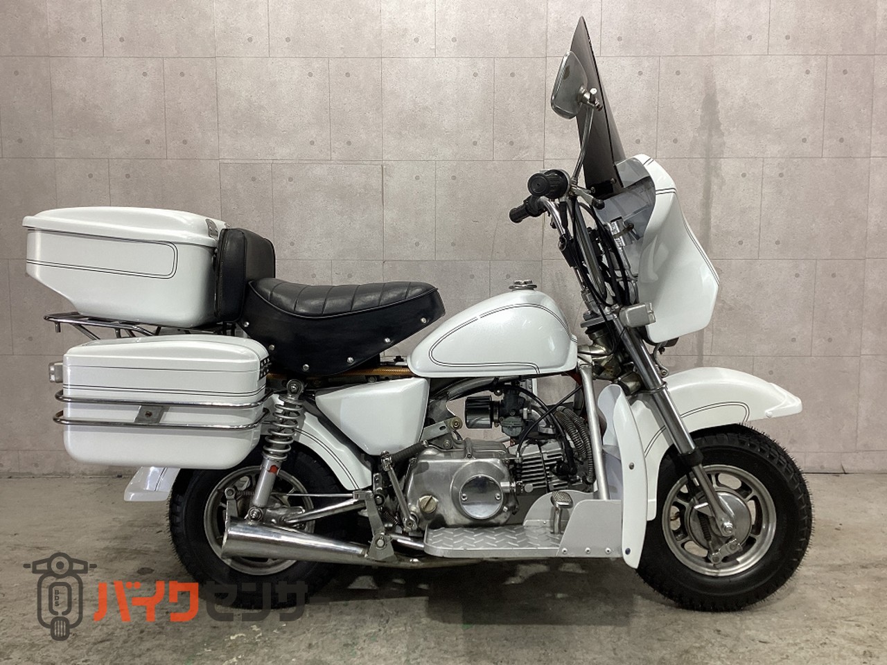 サイドカー付きモンキー風バイク