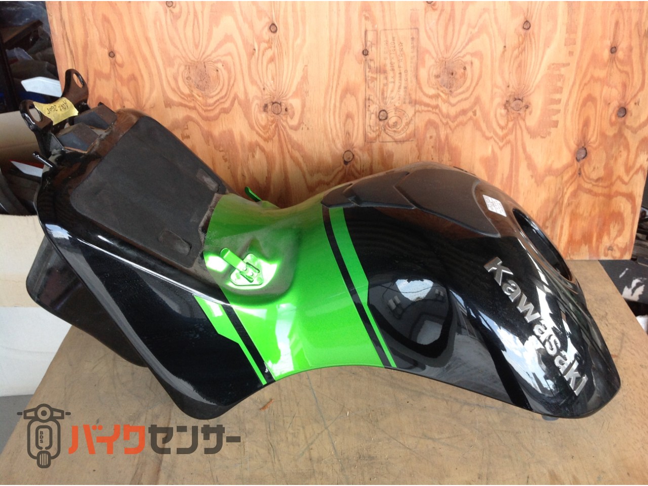 ZX-14R タンク グリーン/ブラック P007594| BDSバイクセンサー