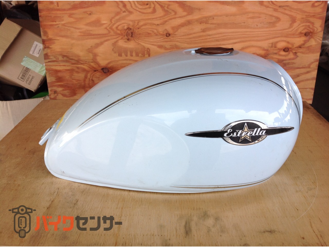 エストレア タンク ホワイト P007898| BDSバイクセンサー