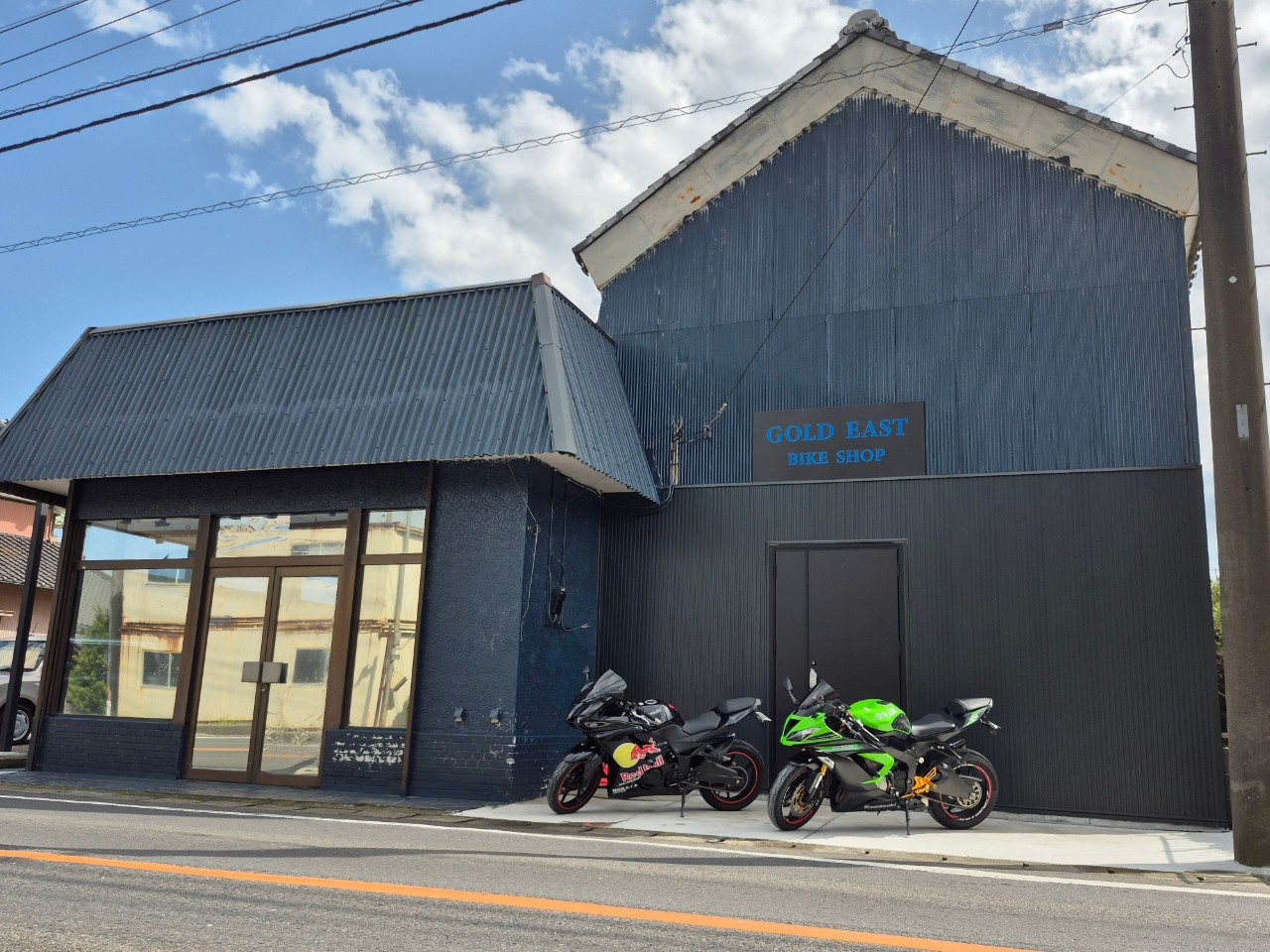 GOLD　EAST　BIKE SHOP（ゴールドイーストバイクショップ）の外観