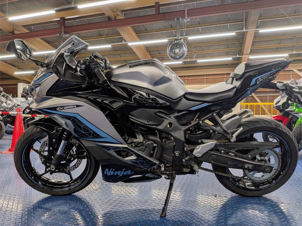 ☆ZX-25R☆メタリックファントムシルバー☆| BDSバイクセンサー