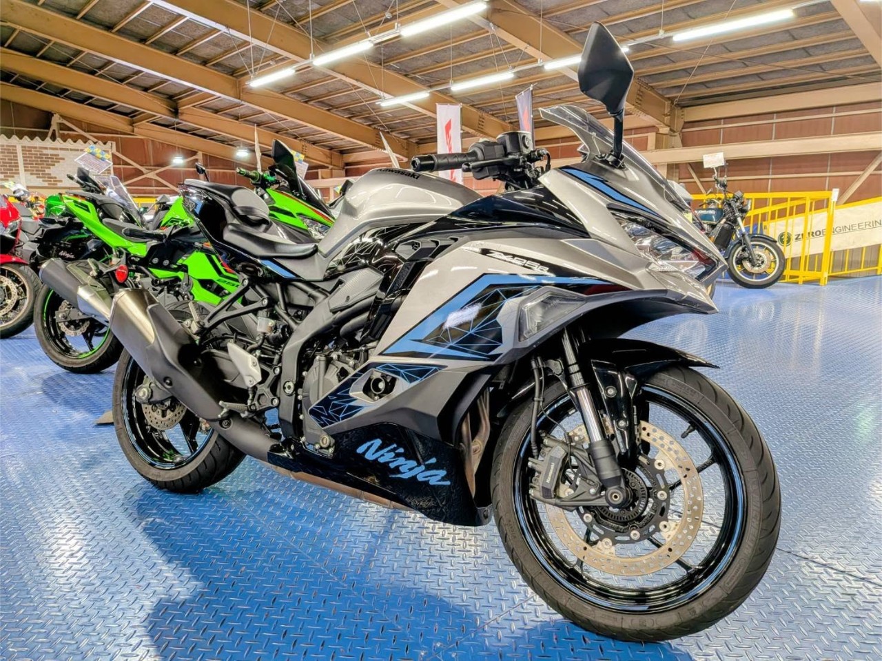 ☆ZX-25R☆メタリックファントムシルバー☆| BDSバイクセンサー