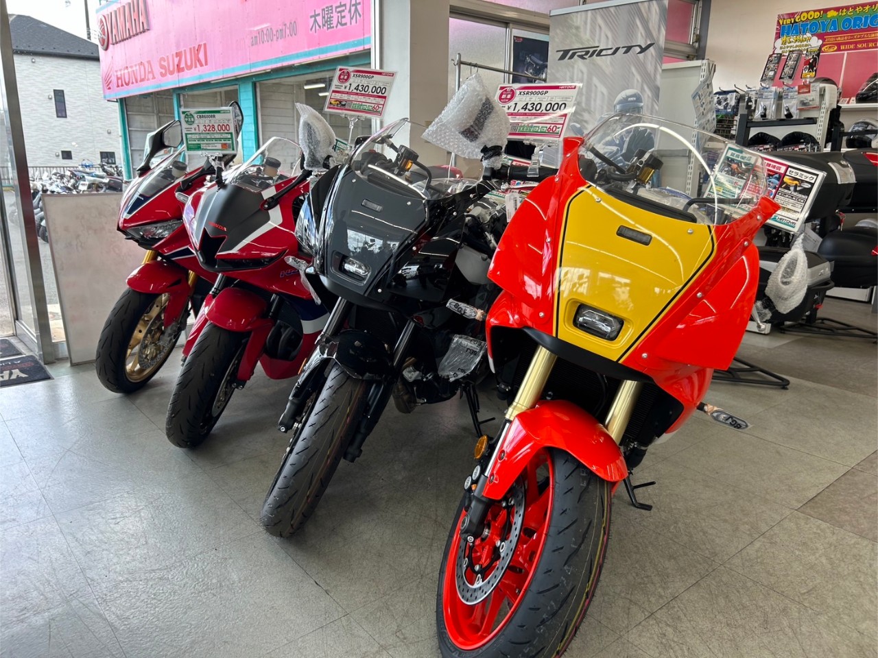 カワサキ NINJA ZX-6R エボニー × メタリックフラットスパークブラック