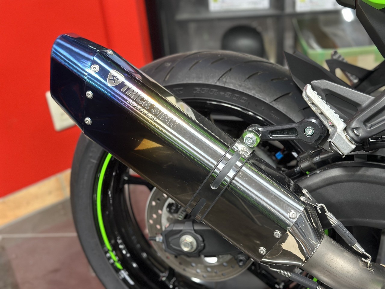 ダー梅パイセン KAWASAKI Ninja ZX-25R (ライムグリーン×エボニー) - AOSHIMA