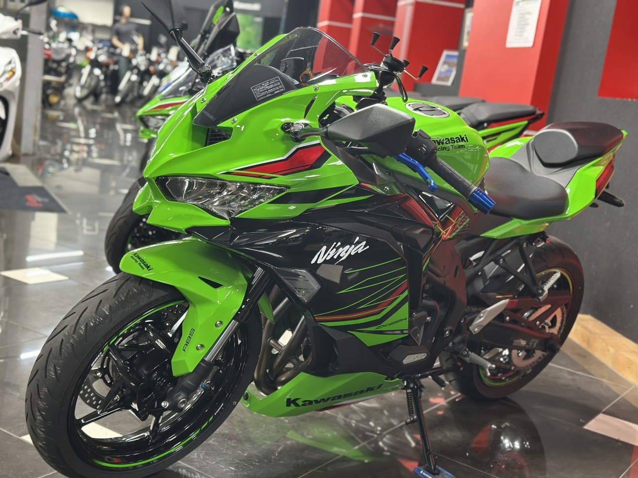 ZX-25Rのカスタム車が入荷しました！| BDSバイクセンサー