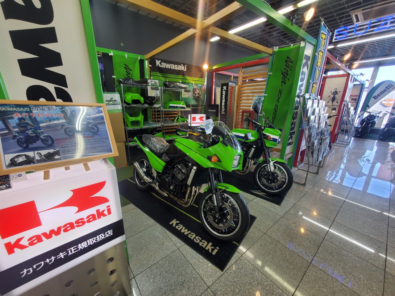 カワサキ Ninja ZX-6R 40th ローソンカラー 2024モデル！ B669849| BDS
