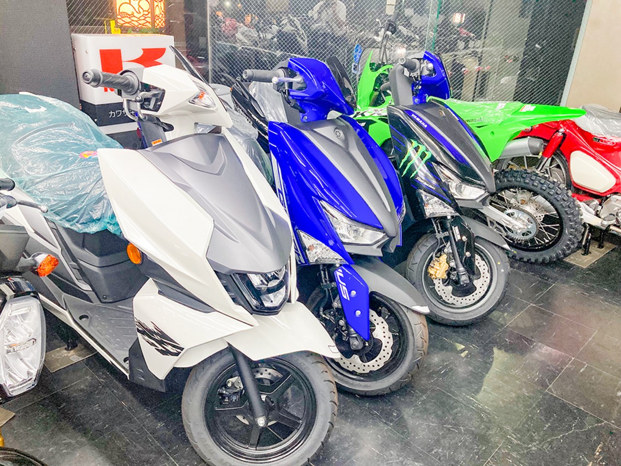新品取扱店 スズキ DR-Z4S B673894| BDSバイクセンサー