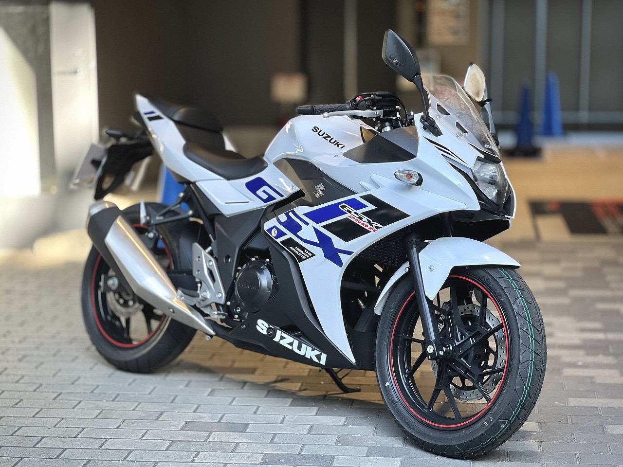 ブルー スズキ GSX250R入荷しました‼| BDSバイクセンサー