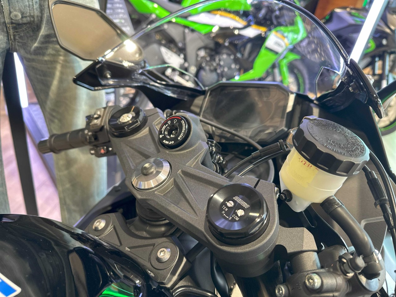 Ninja ZX-6R」シリーズをご紹介いたします！| BDSバイクセンサー