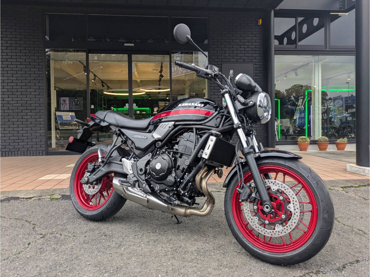 お探しの方必見！『Z650RS』エボニーご案内できます！| BDSバイクセンサー