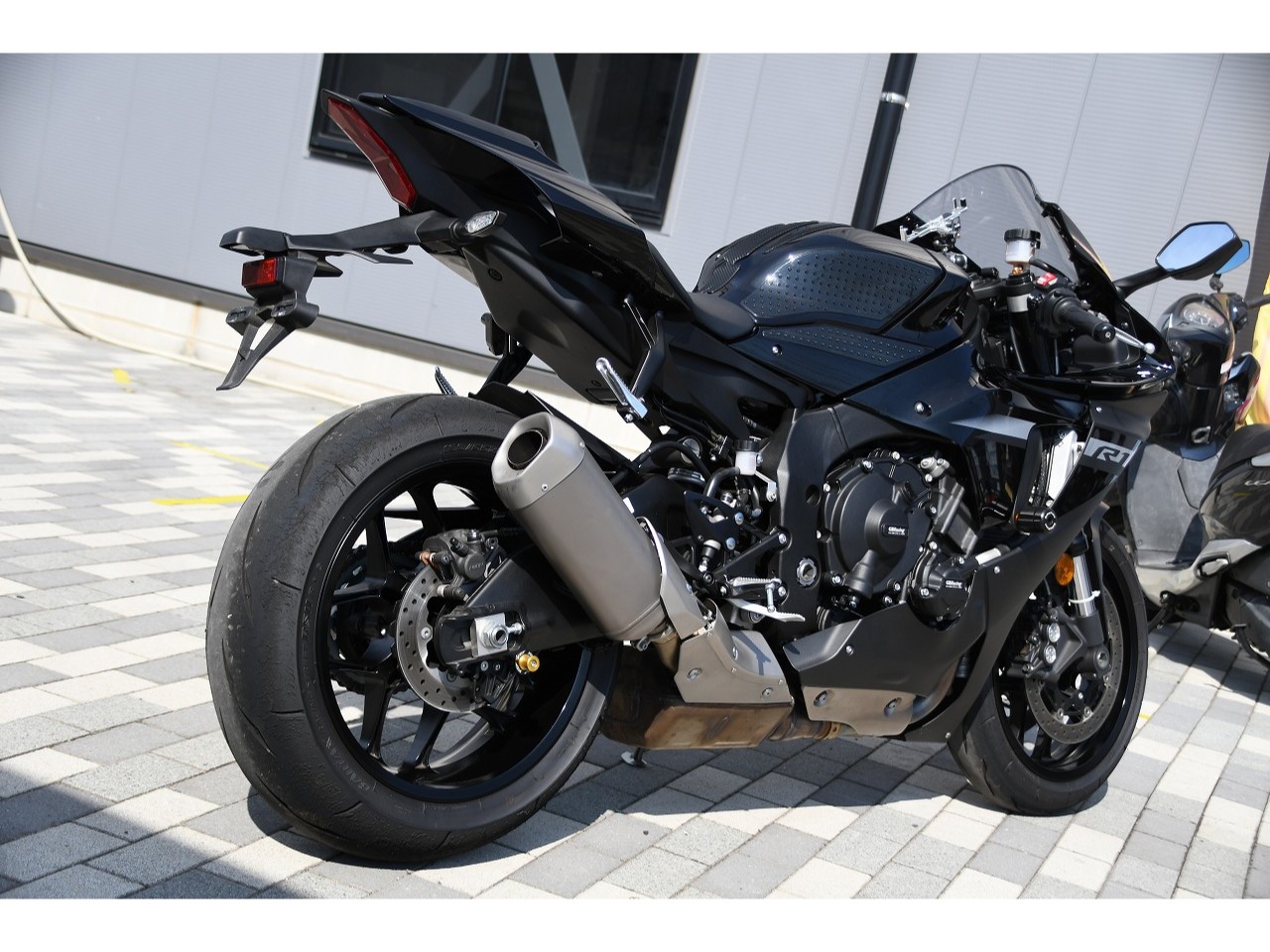 yzf r1 2024年　純正サイドカウル YZF-R1（～2024） - バイク用品・バイクパーツ | ヤマハ発動機