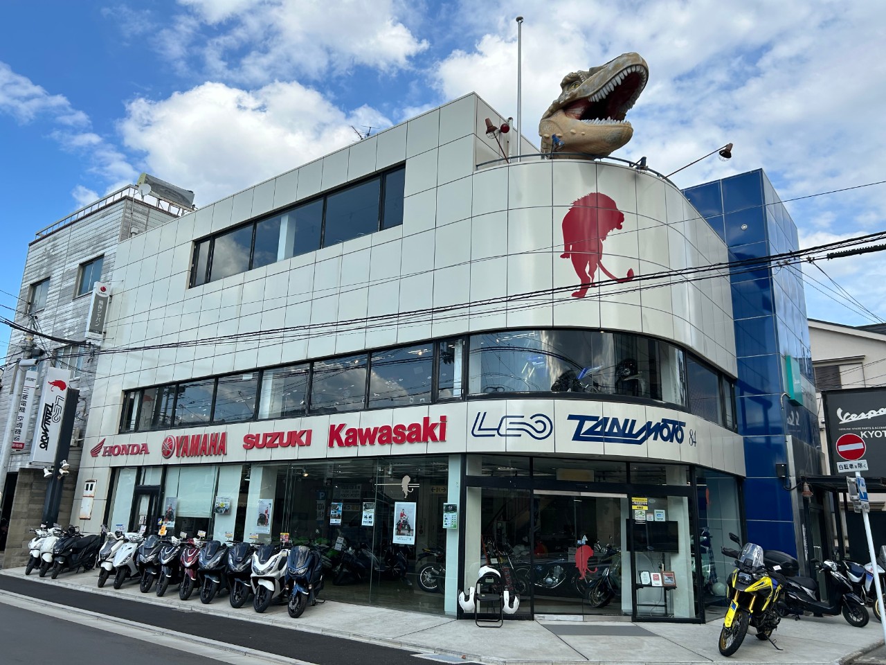 レオタニモト本店の外観