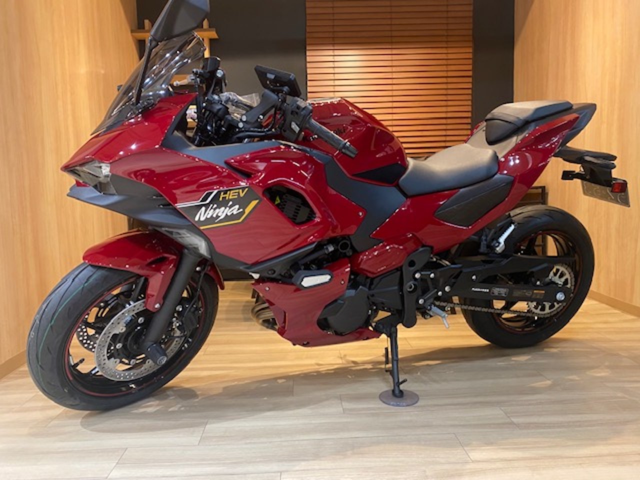タカシ【新品】セブンスヘブン、バリ神山 Ninja 7 Hybrid ご納車 カワサキプラザ大阪鶴見| BDSバイクセンサー