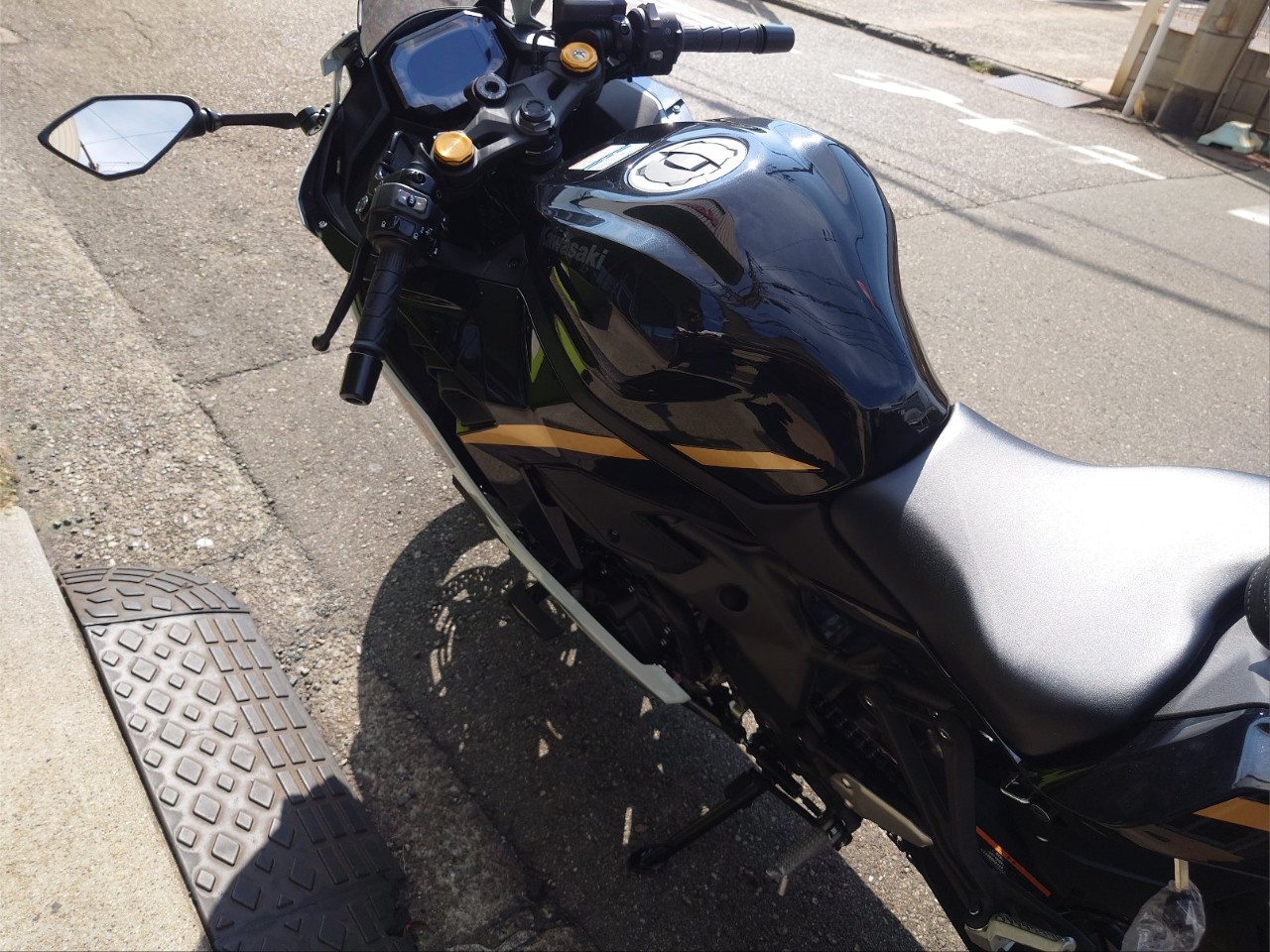 Ninja ZX-4R SE 入荷！| BDSバイクセンサー