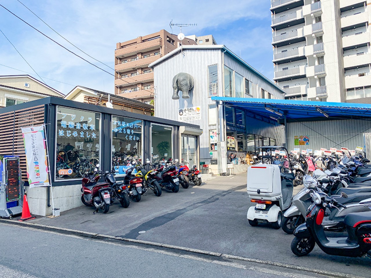 バイクショップフジクラの外観