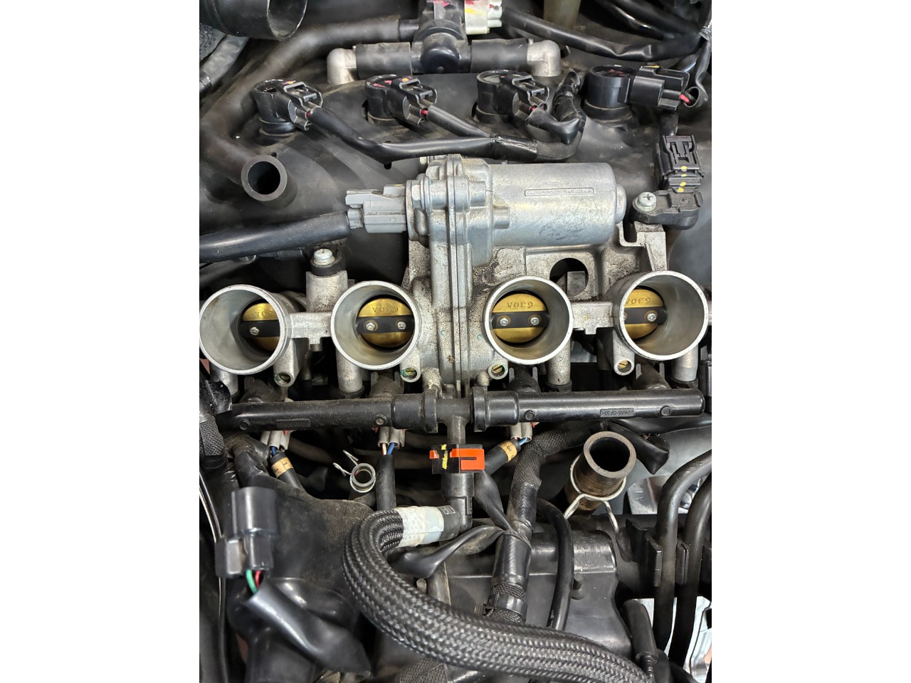 【専用】再出品　エンジン部品 J08CエンジンアセンブリJ08C J08E J05C N04C中古エンジン