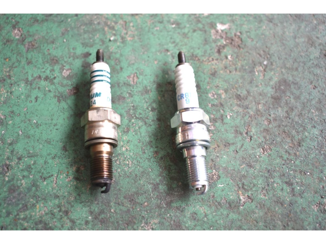 CB400SF オイル/プラグ交換| BDSバイクセンサー