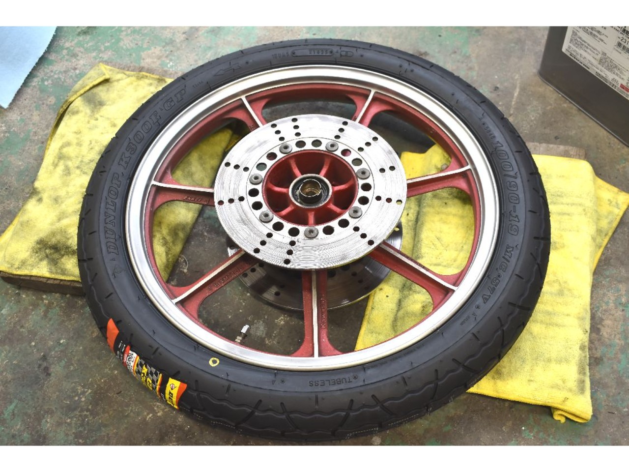 Z750GP 前後タイヤ交換| BDSバイクセンサー