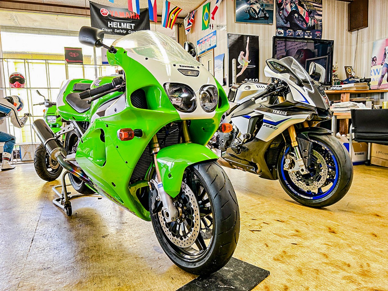 カワサキ NINJA ZX-7R R ワンオーナー B007129| BDSバイクセンサー