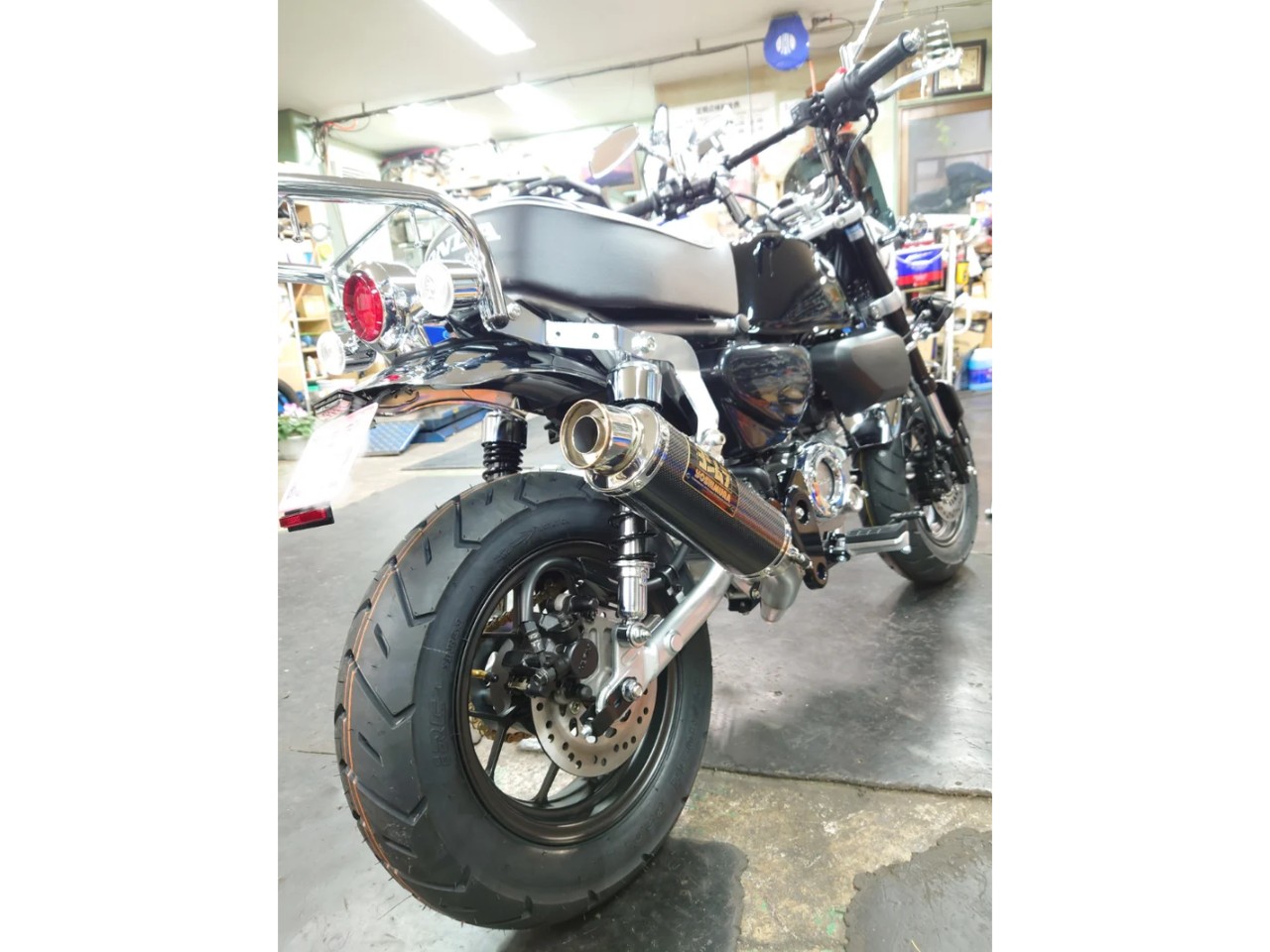 新型モンキー125 ロードタイヤに交換とマフラー装着！| BDS