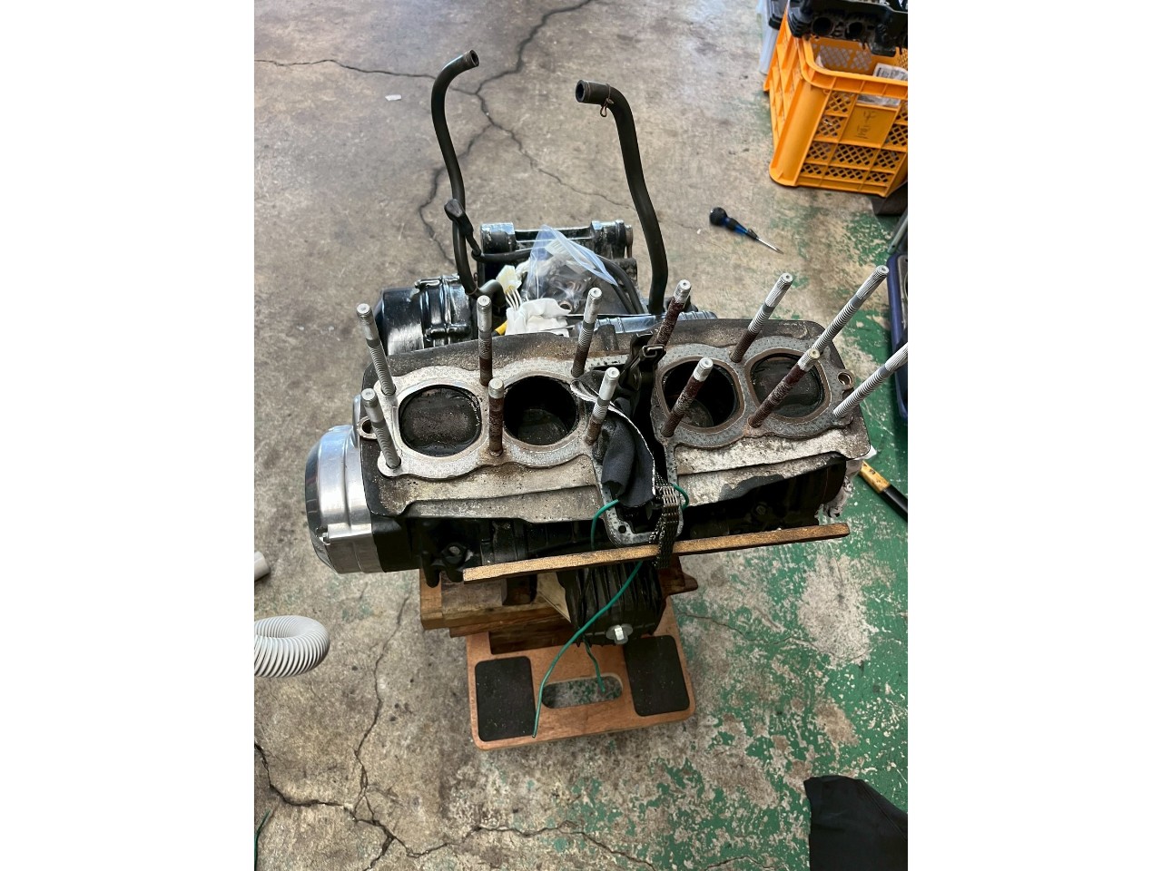 CB750F カムチェーンテンショナー交換 腰上OH 分解編| BDSバイク