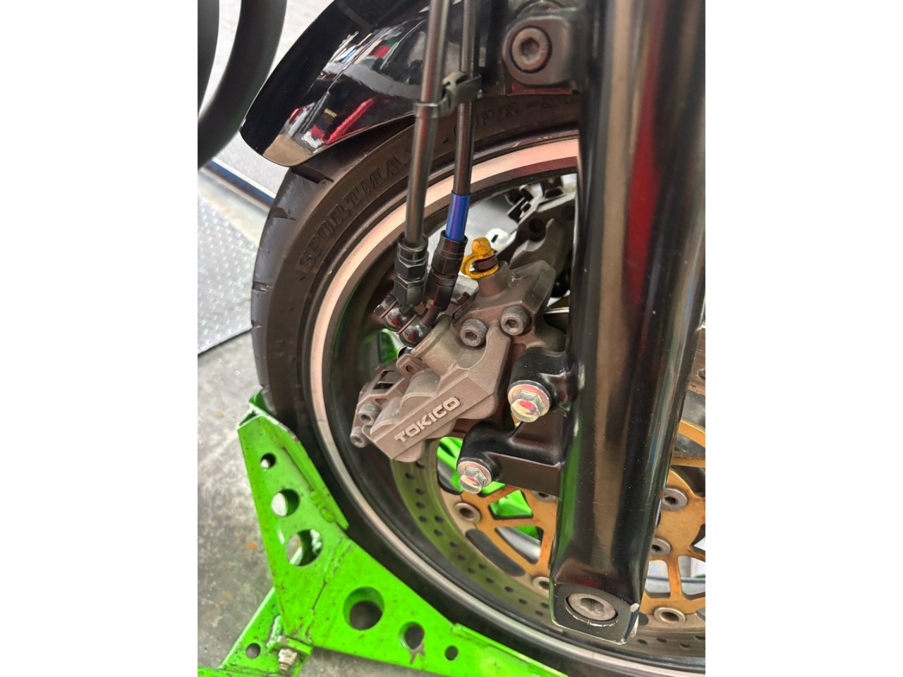 ブレンボブレーキです。バイク乗り換えのため、出品します。 ブレンボブレーキです。バイク乗り換えのため、出品します