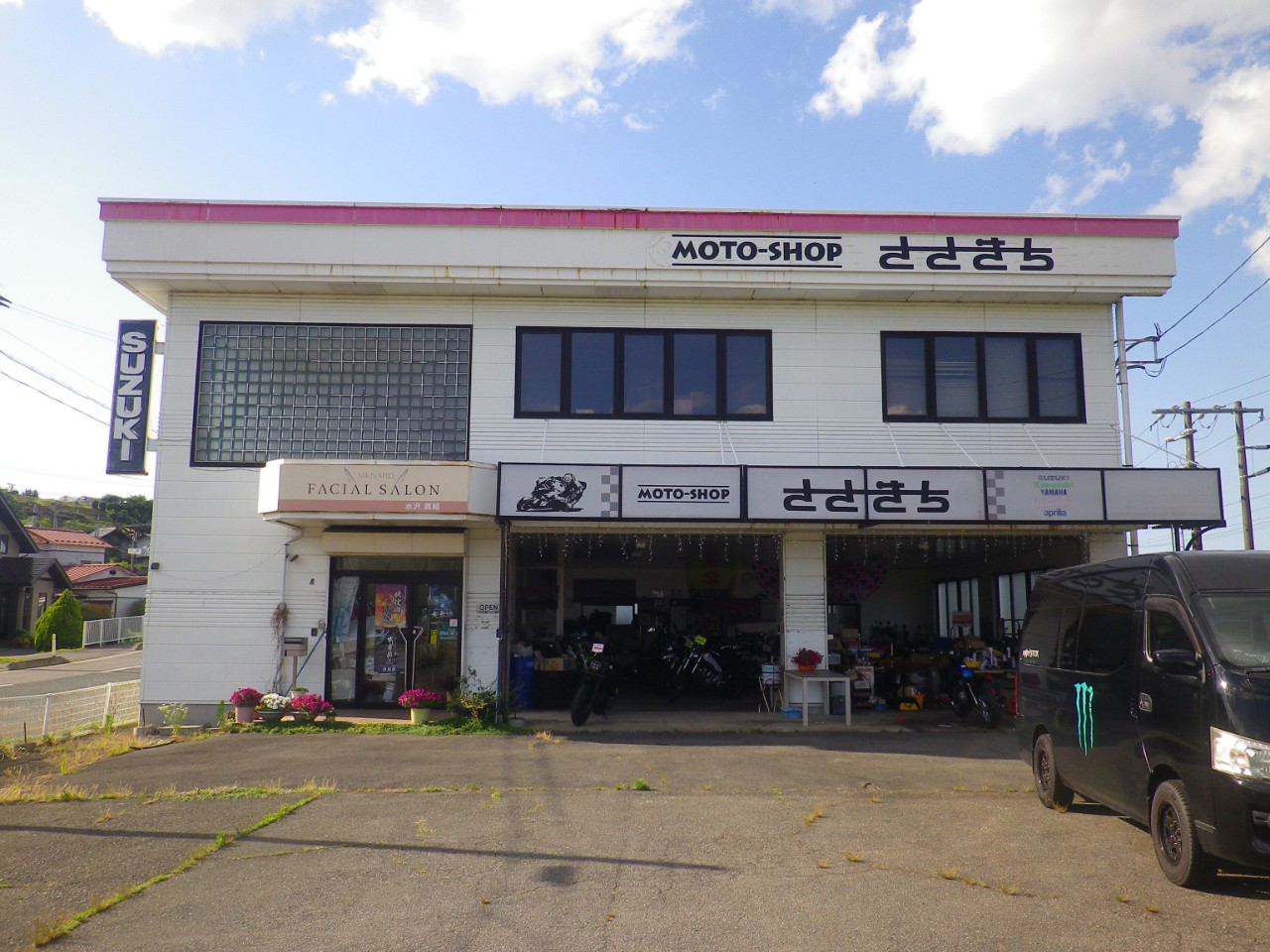 MOTO-SHOPささきちの外観