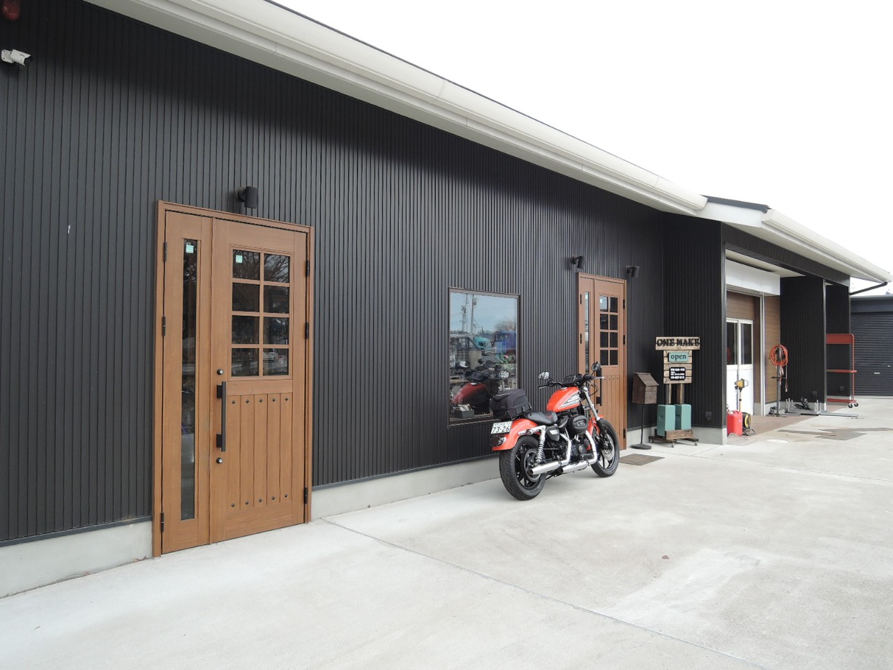 バイクショップ ワンメイクの外観