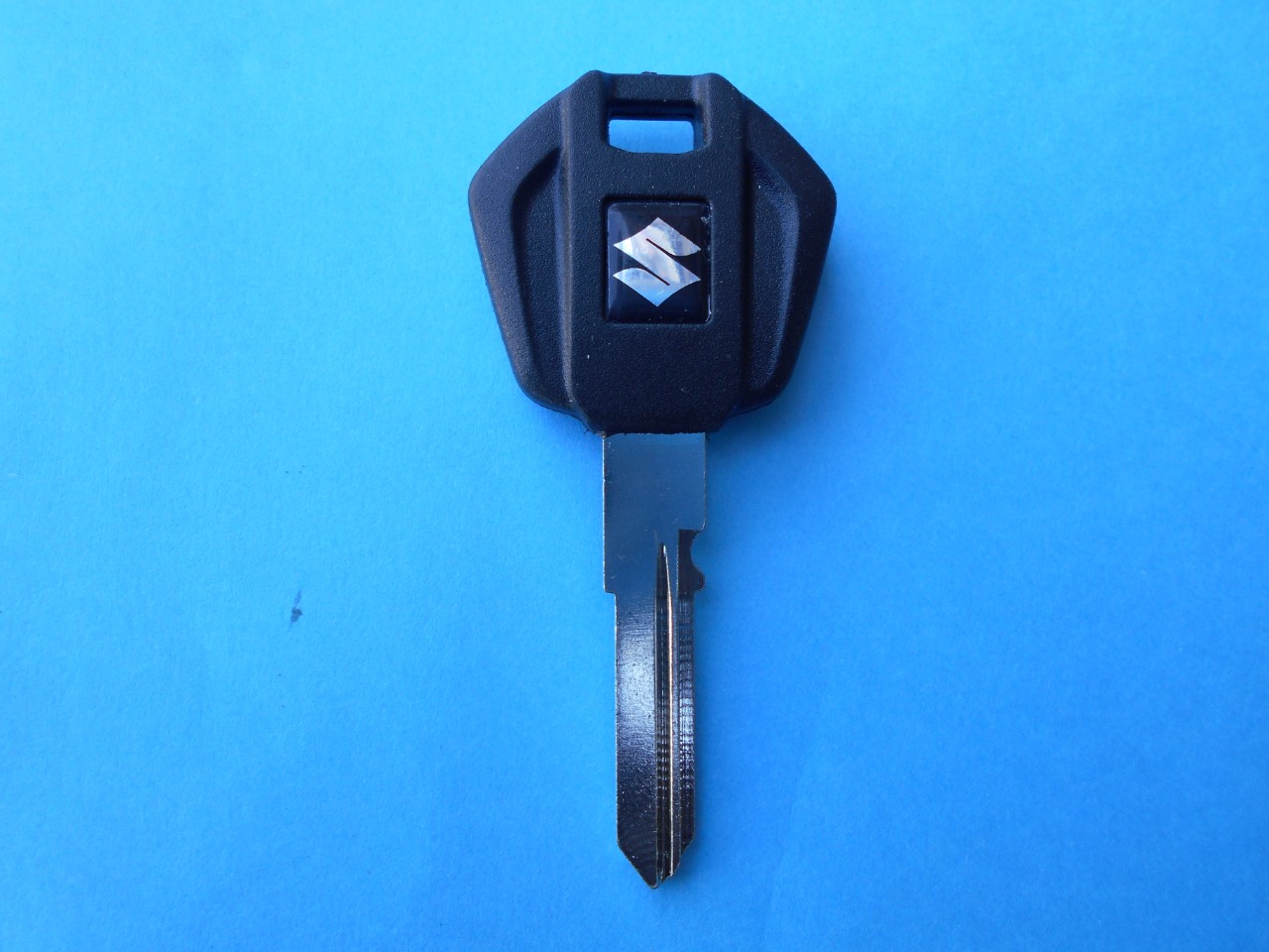 スズキジクサー純正合鍵作製スペアキー| BDSバイクセンサー