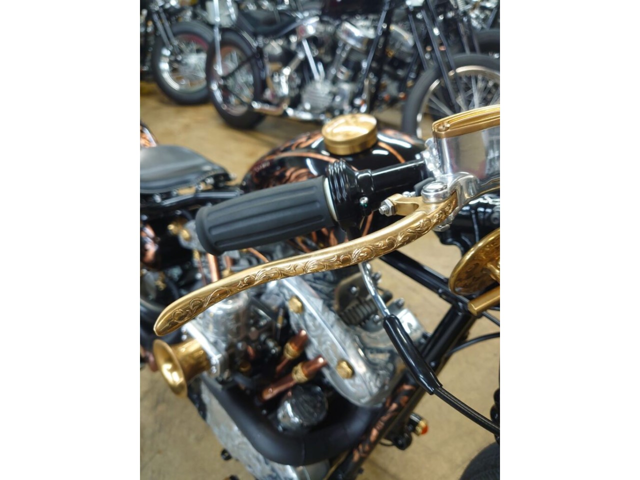 真鍮製エングレービング灰皿 Brass Ashtray｜真鍮製の灰皿