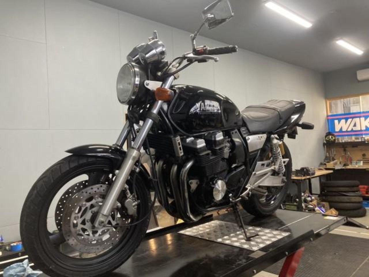 【送料無料】XJR400 4HM 純正リアホイール 実働取り外し！タイヤバリ目 xjr400初期型4HMのリアタイヤ（後ろ）の取り外し方 - Toshiの