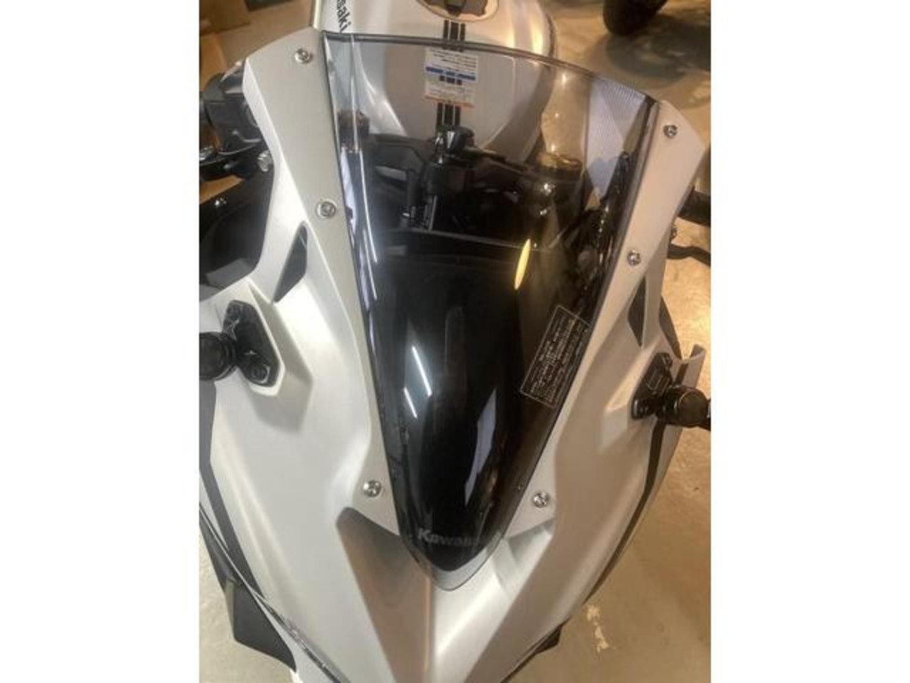 カワサキ ZX4R ウインドシールド交換| BDSバイクセンサー