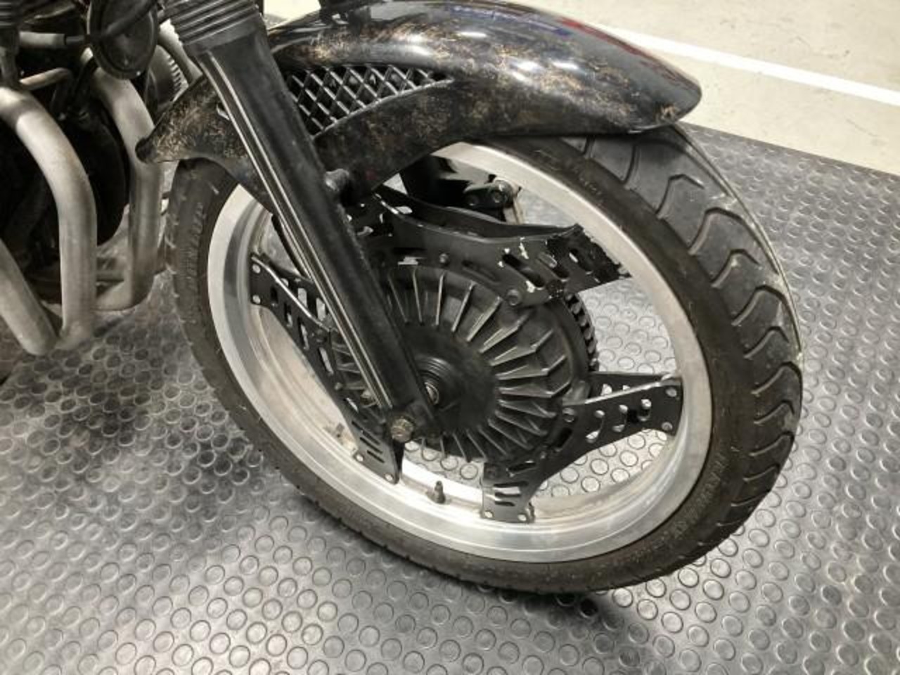 ホンダ CBX400F フロントタイヤ交換| BDSバイクセンサー