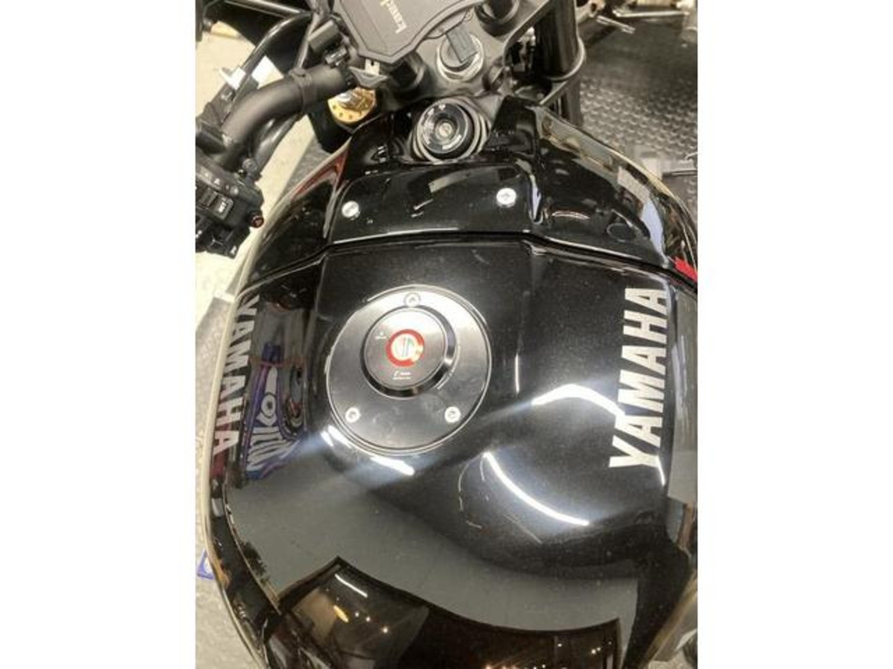 XSR900 ガソリンタンク Yahoo!オークション - XSR900 RN80J 2022～ 綾織カーボン タンク