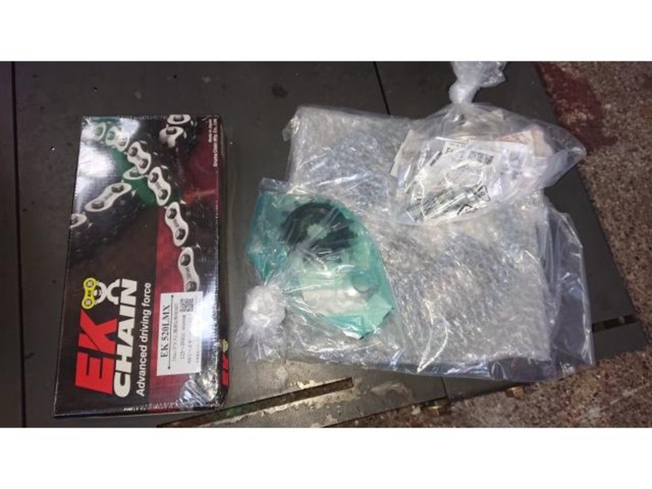 キャプション