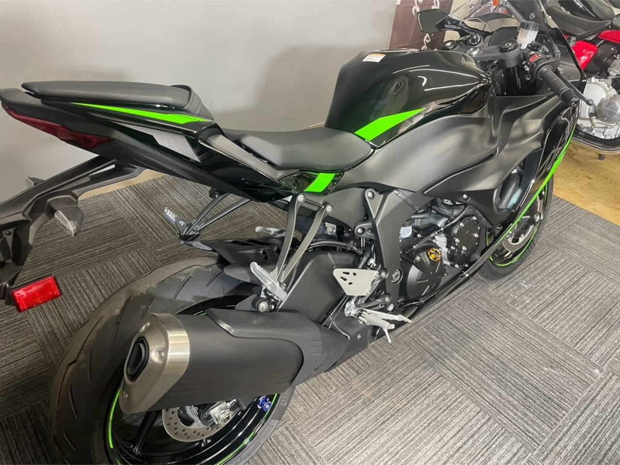 カワサキ ニンジャ ZX-6R 入荷致しました〜！| BDSバイクセンサー