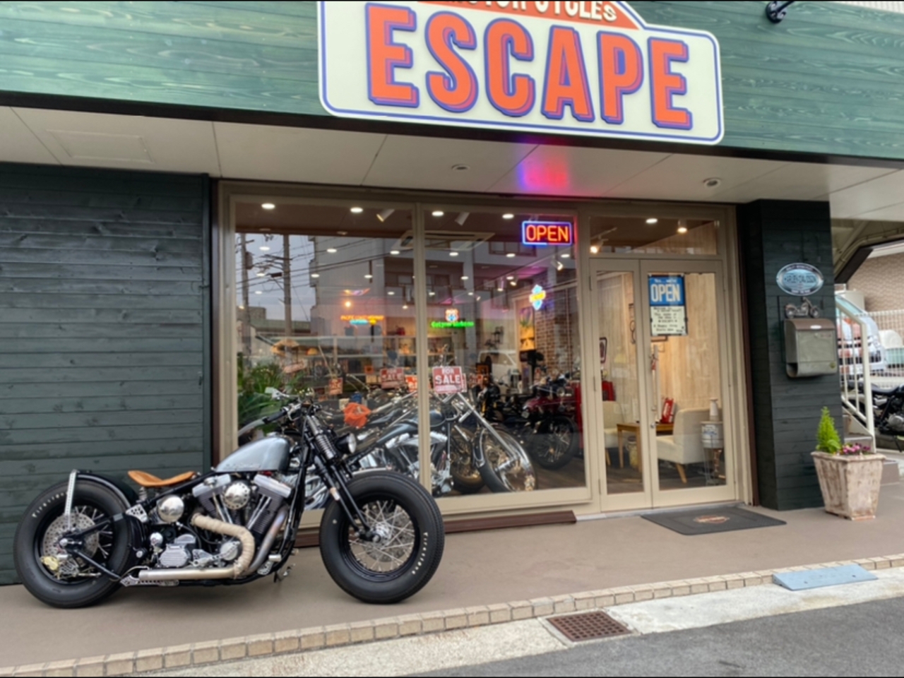 エスケープモーターサイクルズの外観